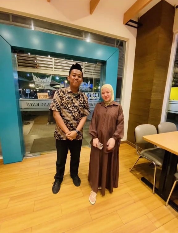 9 Potret terbaru Nissa Sabyan tampil percaya diri dengan perut buncit, kehamilan tuai sorotan