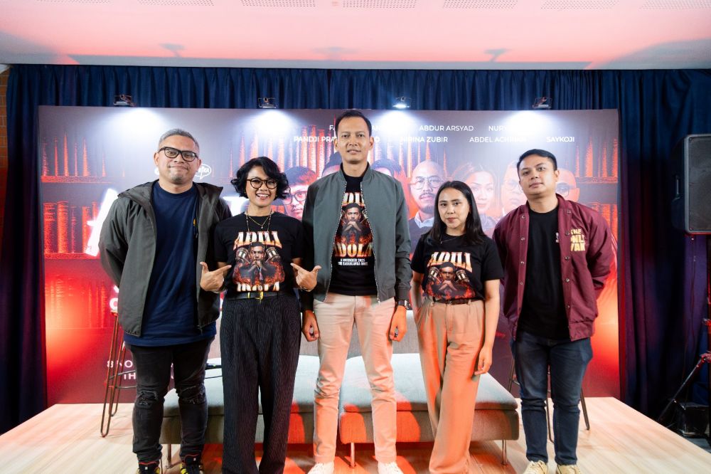 Gimana rasanya kalau seleb diroasting habis-habisan penuh tawa dan satire tajam? Ini jawabannya