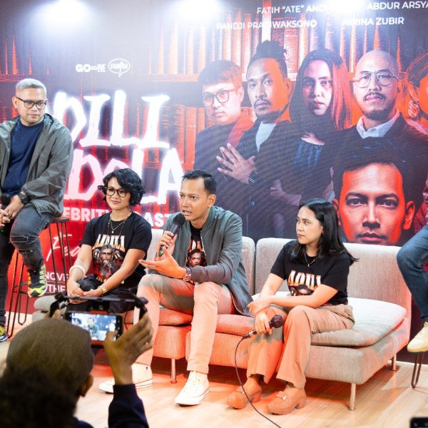 Gimana rasanya kalau seleb diroasting habis-habisan penuh tawa dan satire tajam? Ini jawabannya