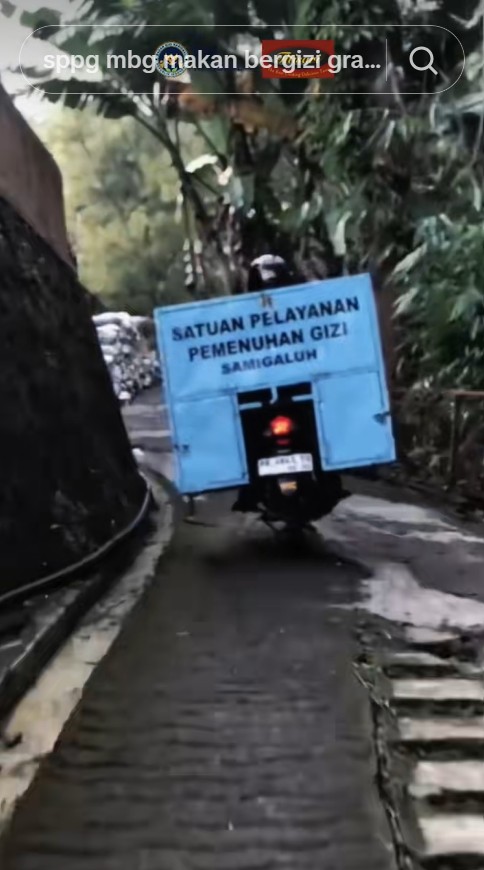 Perjuangan sopir SPPG di Kulon Progo ini bikin haru, lewati jalan terjal dengan motor demi antar MBG
