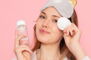 14 Rekomendasi micellar water non-alkohol buat berbagai jenis kulit, harga dari Rp20 ribuan