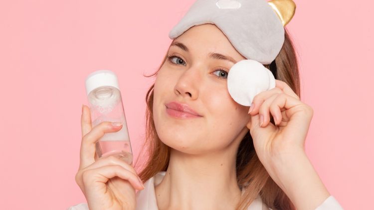 14 Rekomendasi micellar water non-alkohol buat berbagai jenis kulit, harga dari Rp20 ribuan