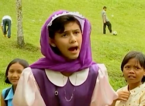 Gadis cilik di serial TV ini kini jadi istri komisaris BUMN, intip 9 potret lawasnya