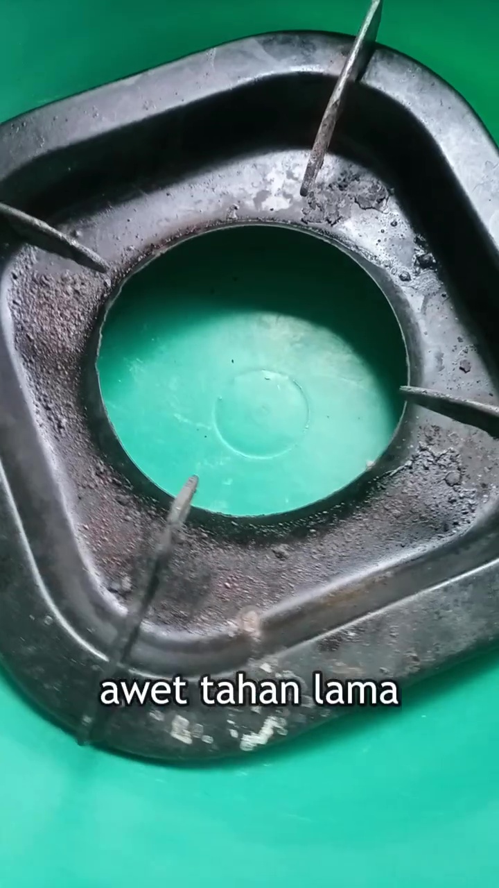 Ingin punya tatakan kompor awet bertahun-tahun? Rutin rendam dalam cairan ini biar selalu bersih