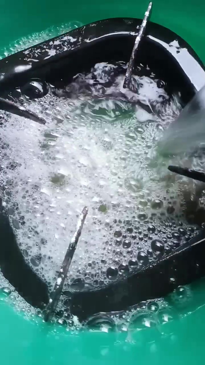 Ingin punya tatakan kompor awet bertahun-tahun? Rutin rendam dalam cairan ini biar selalu bersih