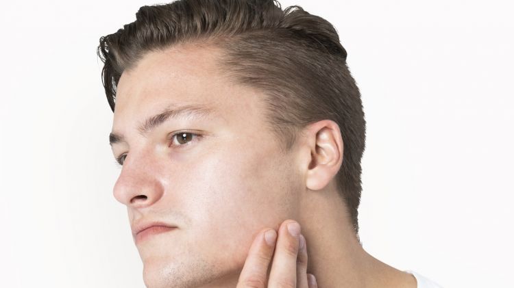 10 Skincare cowok untuk kulit kering dan kusam harga di bawah Rp 150 ribu
