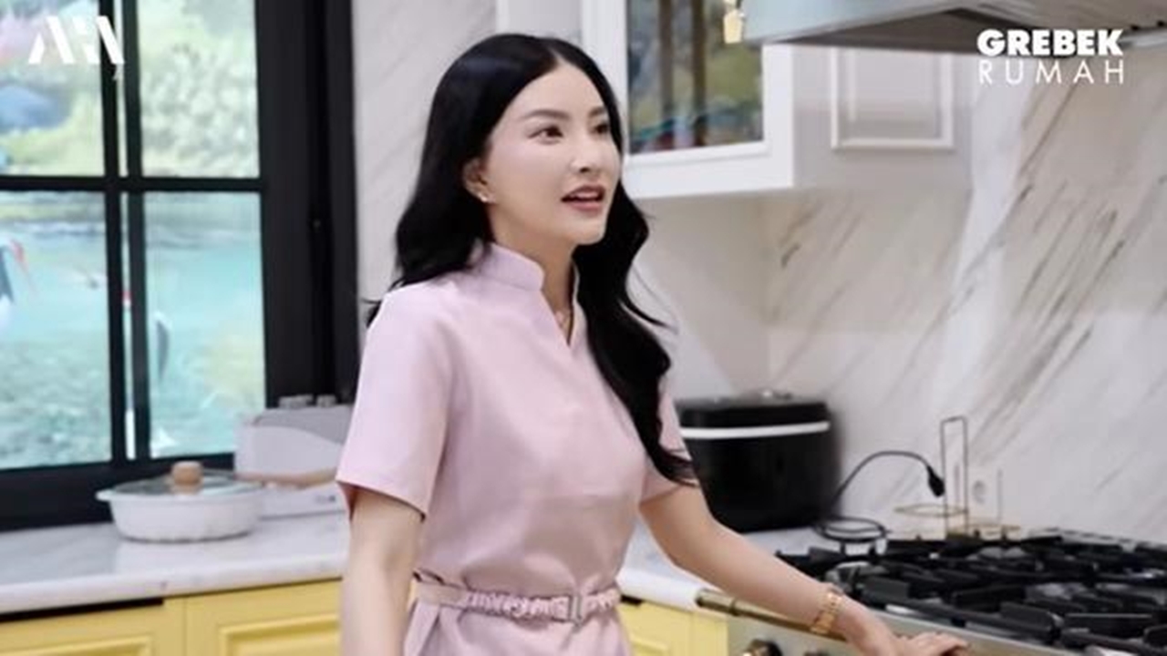 Potret dapur rumah baru Sarwendah, harga kompornya ditaksir Rp 1 Miliar