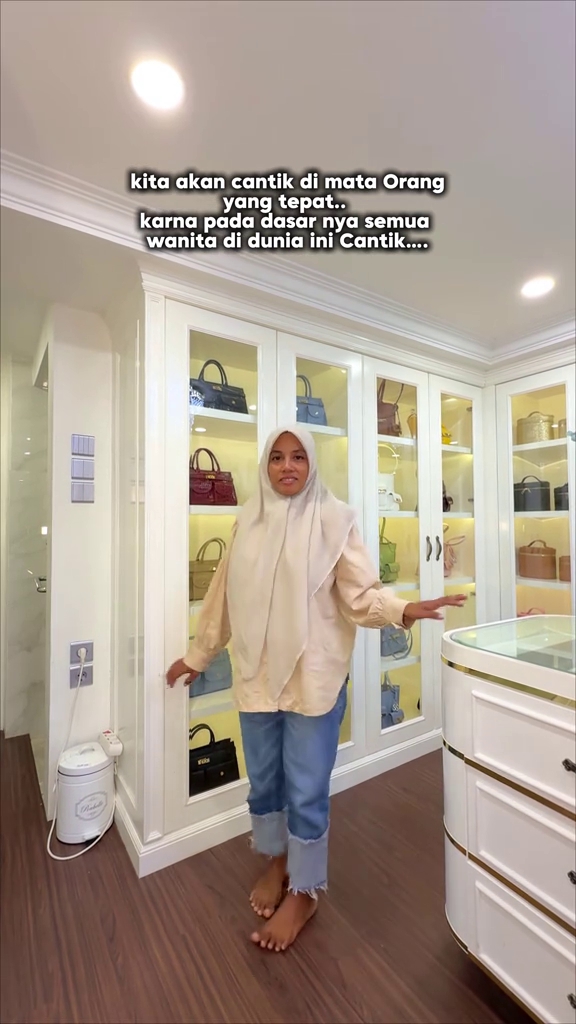 Viral istri yang diceraikan suami usai lolos PPPK ini di-makeover jadi manglingi, intip 9 potretnya