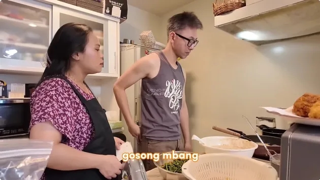 7 Potret Uma Mega rayakan 7 bulanan di Jepang, lestarikan tradisi Jawa dengan nasi berkat