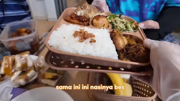7 Potret Uma Mega rayakan 7 bulanan di Jepang, lestarikan tradisi Jawa dengan nasi berkat