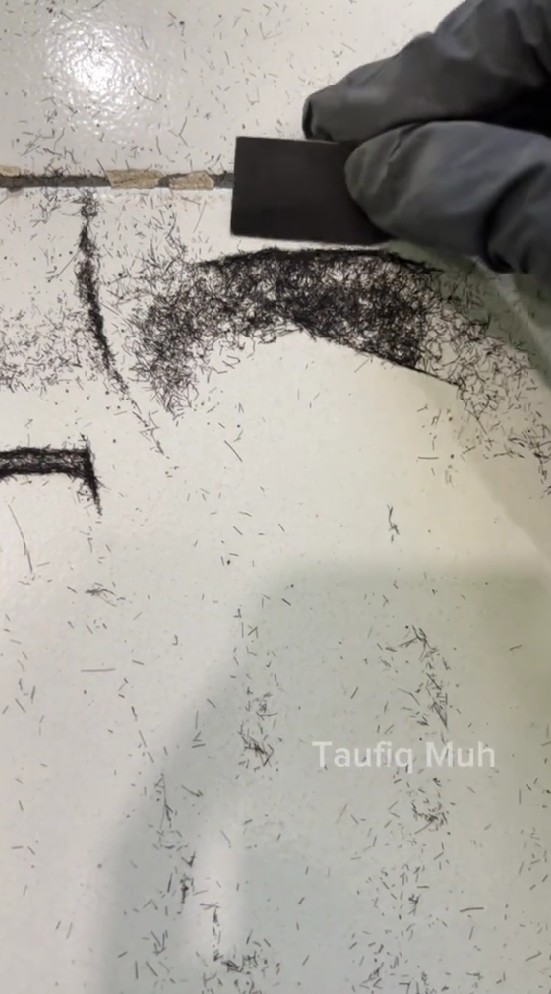 Viral tukang cukur bikin wajah Purbaya dari sisa potongan rambut, 9 potretnya ini sampai dipuji Menkeu