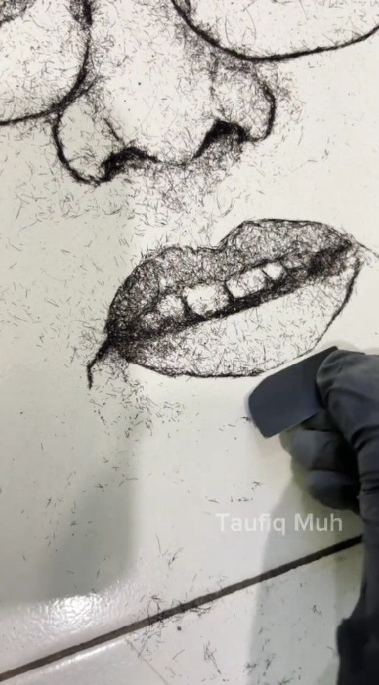 Viral tukang cukur bikin wajah Purbaya dari sisa potongan rambut, 9 potretnya ini sampai dipuji Menkeu