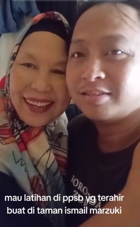 Kenal dari sosmed, pria ini nikahi emak-emak janda 9 anak, beda usia 29 tahun, ini 9 potret mesranya