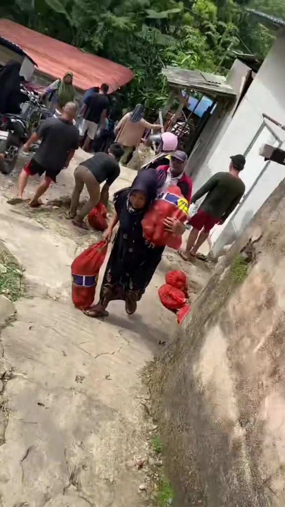 Di tempat lain 1 buah Rp5.000, 7 potret temuan bawang bombay di Batam tumpah ruah diserbu warga