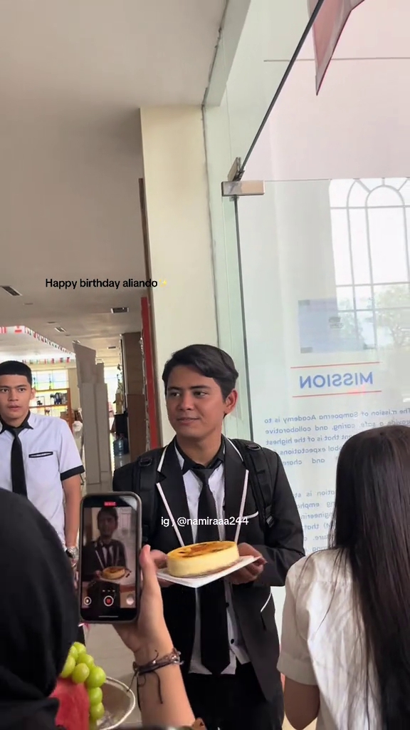 Rayakan ulang tahun ke-29, Aliando dapat kejutan istimewa dari Richelle Skornicki, intip 9 potretnya