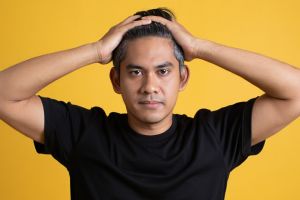 Uban cepat hilang tanpa pewarna, ini trik aman atasi uban hanya pakai 1 jenis daun