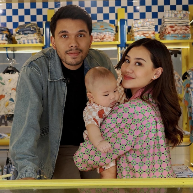 Momen Thariq Halilintar dan Aaliyah Massaid beri kejutan untuk babysitter, hadiahkan umrah 