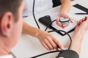 Kerap disepelekan padahal berakibat fatal, ini 10 penyebab hipertensi yang wajib kamu ketahui
