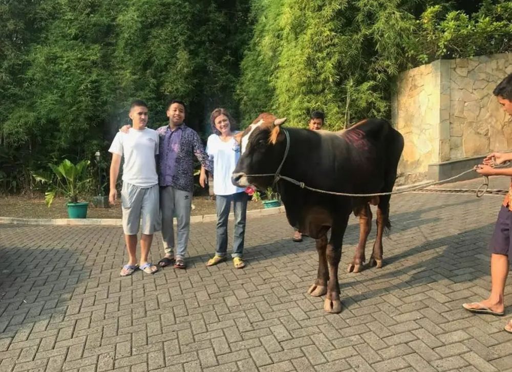 Gaya hidupnya bersahaja, 7 gaya sederhana Ida Yulidina istri Menkeu Purbaya saat di rumah