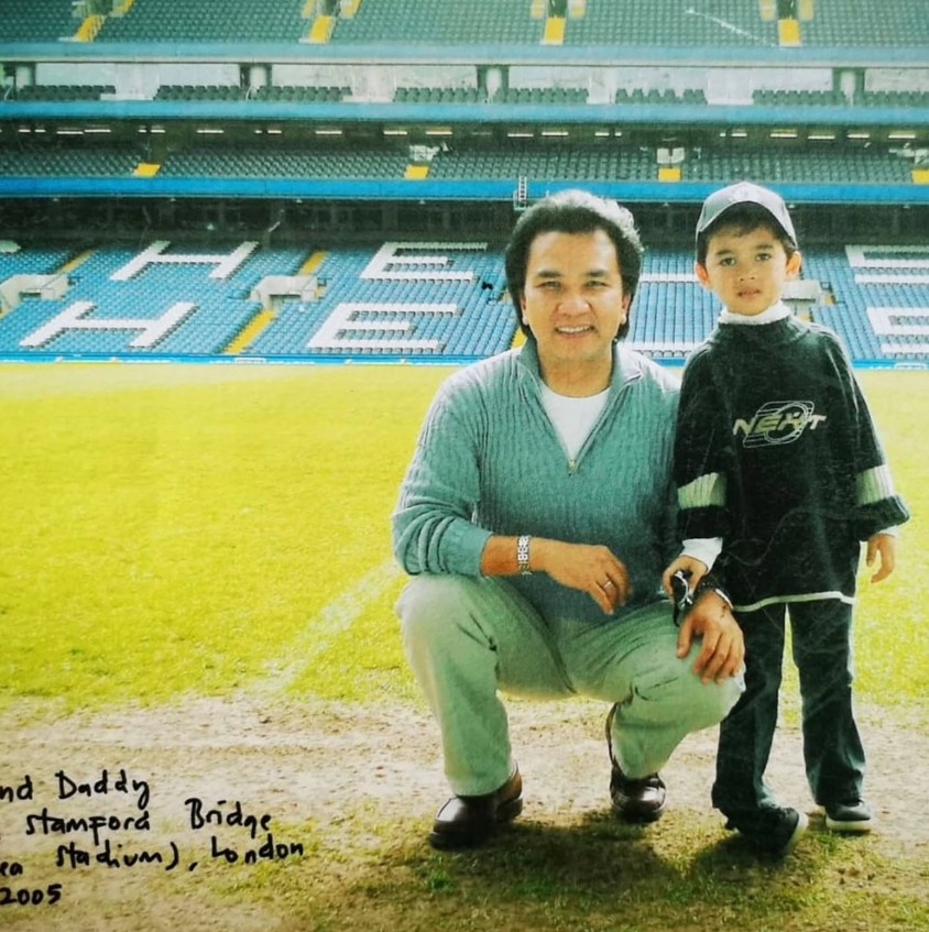 Bocah ini gedenya presenter top 90-an, pernah jadi anggota DPR RI dua periode, ini 9 potret lawasnya