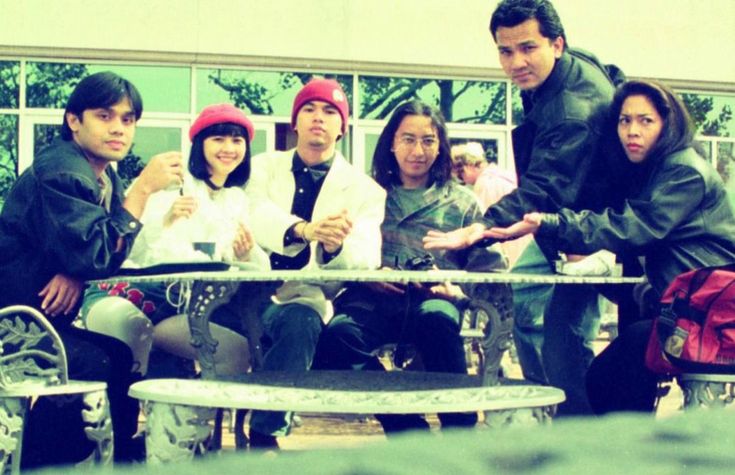 Bocah ini gedenya presenter top 90-an, pernah jadi anggota DPR RI dua periode, ini 9 potret lawasnya