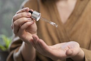 10 Serum bebas alhohol bikin wajah cerah glowing cocok untuk kulit sensitif harga di bawah Rp 150 ribu