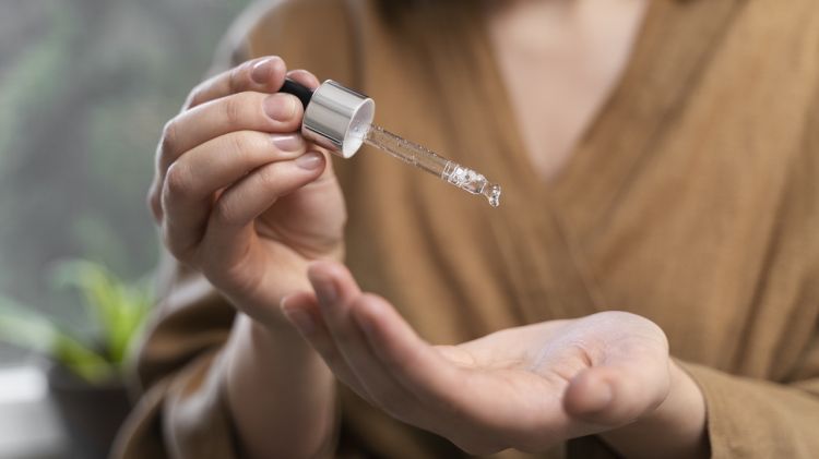 10 Serum bebas alhohol bikin wajah cerah glowing cocok untuk kulit sensitif harga di bawah Rp 150 ribu