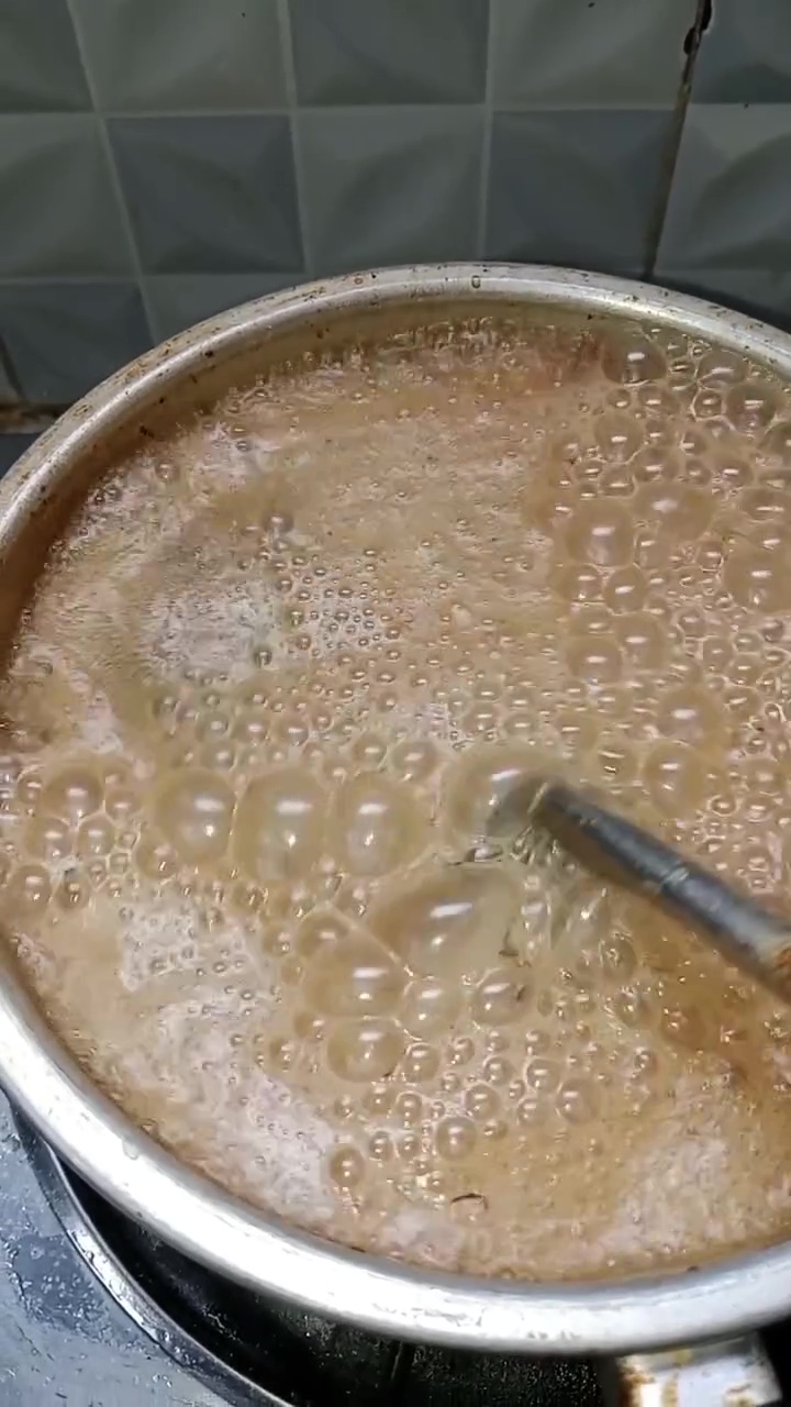 Cuma pakai 1 bahan dapur ini, membersihkan kerak gosong di panci jadi lebih effortless dan hemat waktu