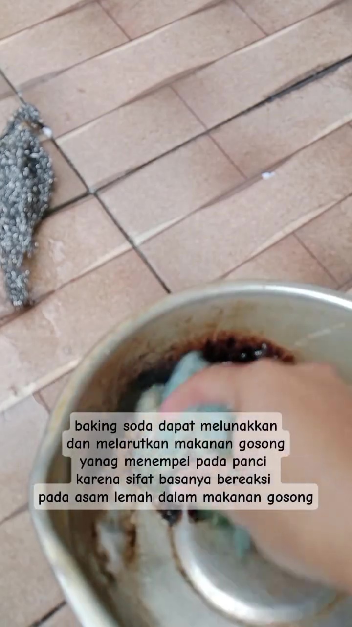 Cuma pakai 1 bahan dapur ini, membersihkan kerak gosong di panci jadi lebih effortless dan hemat waktu