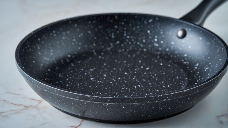 9 Rekomendasi panci granit berkualitas, tahan lama dan mudah dibersihkan di bawah Rp400 ribu