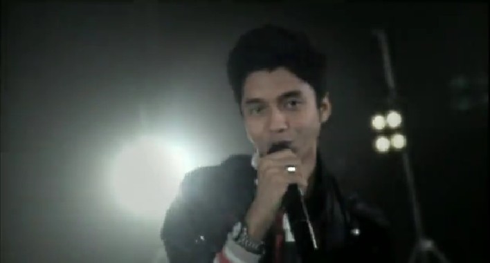 Dikenal aktor top, Adly Fairuz ternyata pernah jadi vokalis grup band, ini 9 potret lawasnya