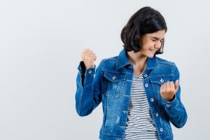 100 Kata-kata motivasi bijak tentang uang dan waktu, penuh makna mendalam