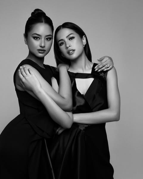 11 Potret kedekatan Maudy Ayunda dan Amanda Khairunnisa dari kecil hingga dewasa, kakak-adik goals