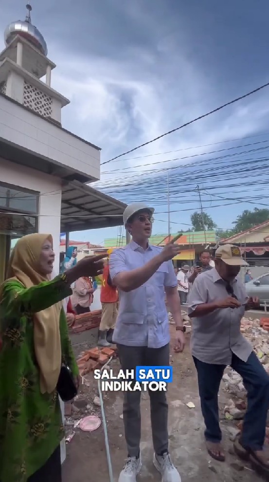 9 Potret Verrell Bramasta turun tangan renovasi sekolah rusak di Jawa Barat, pamer bukti kerja nyata