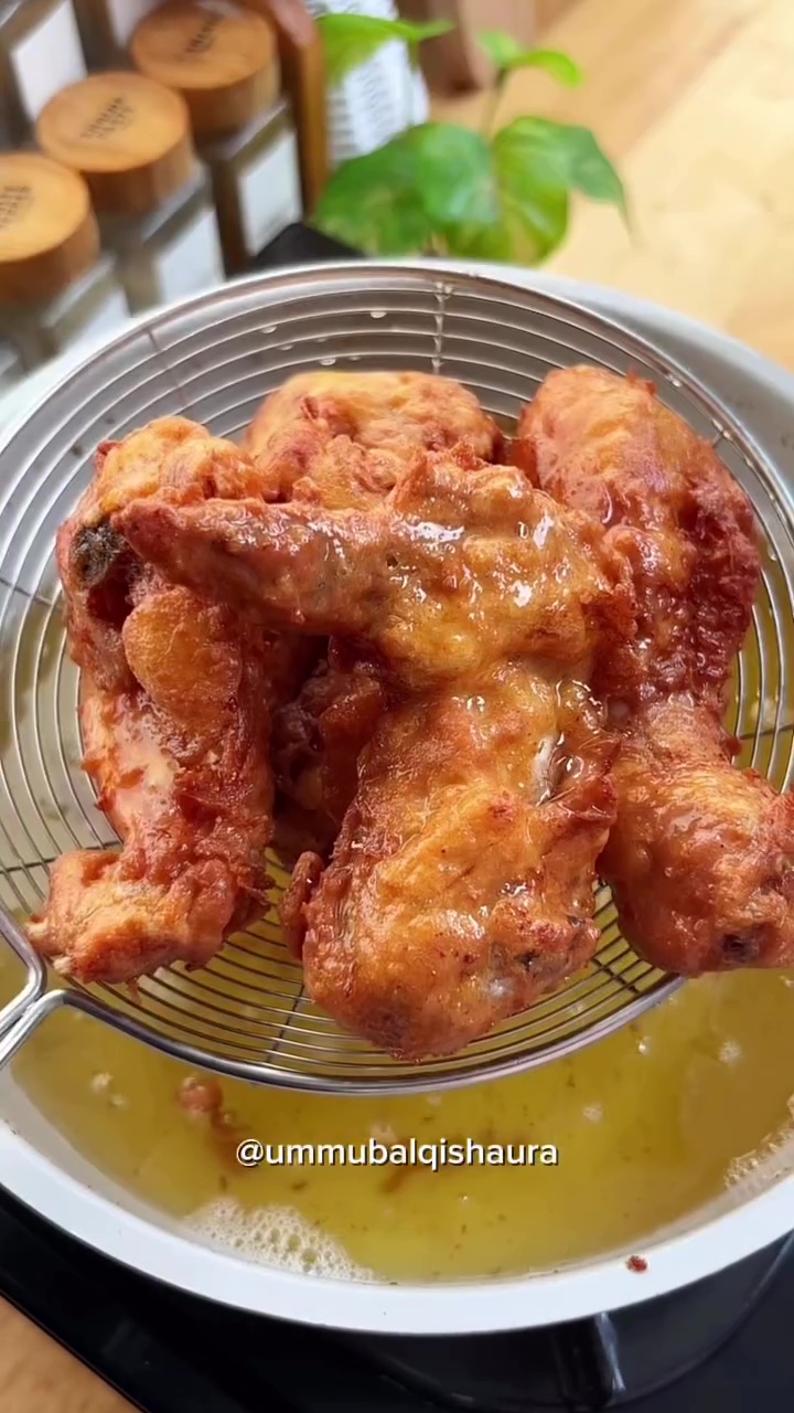 Wajib coba! Ini cara baru cegah minyak kotor saat menggoreng makanan, cukup tambah 1 ampas dapur