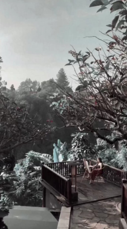 9 Potret rumah baru Ariel Tatum ini bergaya klasik, dibelain nukang sendiri demi interior estetik