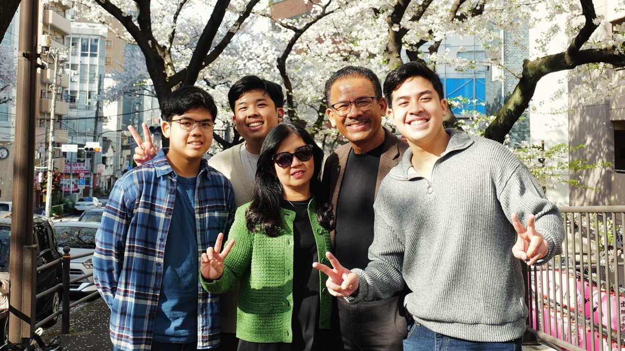 Kerap habiskan waktu bersama, 9 potret kebersamaan Jerome Polin dan ayahnya yang kini tinggal kenangan