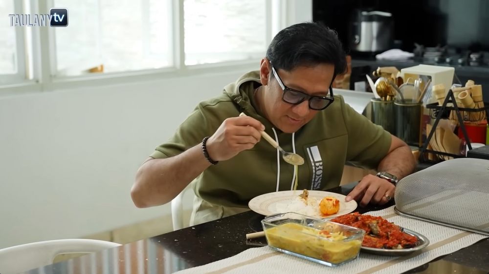 House tour rumah Natasha Rizki, Andre Taulany buka puasa lebih cepat gara-gara dijamu masakan ini