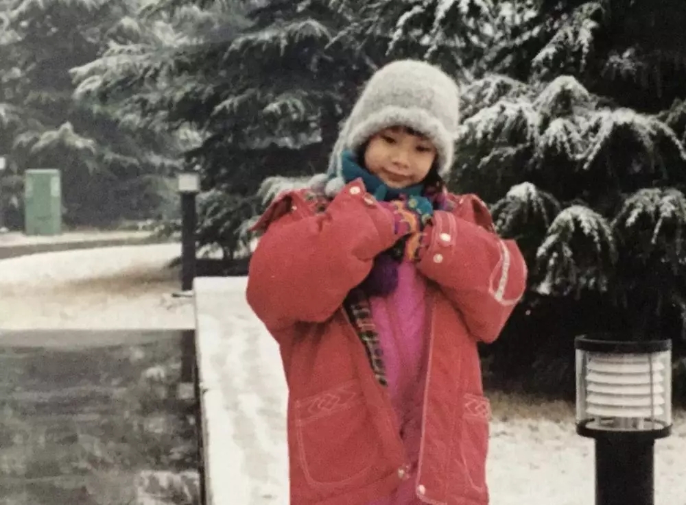 Finalis Gadis Sampul 2005 ini jadi aktris langganan film-film Joko Anwar, intip 9 potret lawasnya