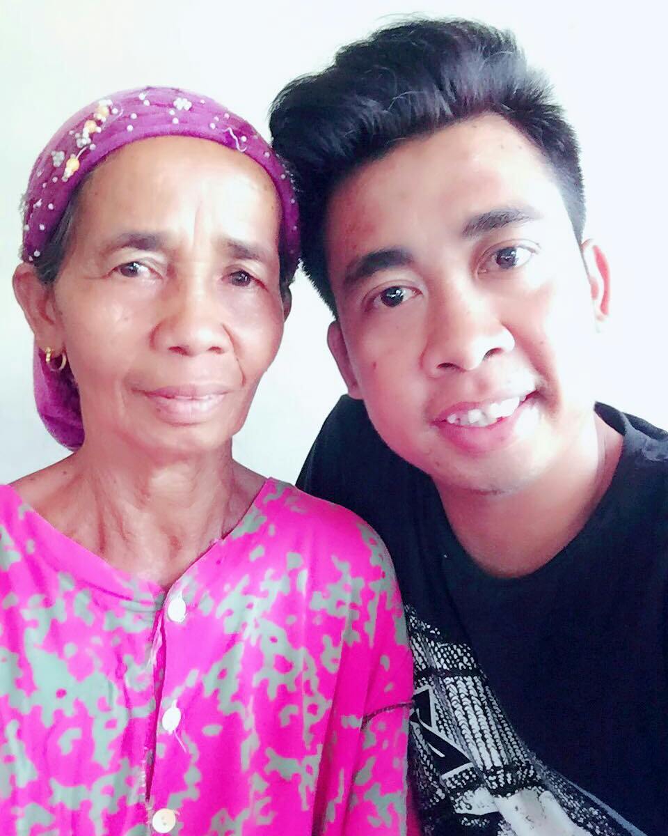 Ibunda telah berpulang, ini 11 potret kenangan Emak Ratu dan Mimi Peri, selalu hangat dan kompak