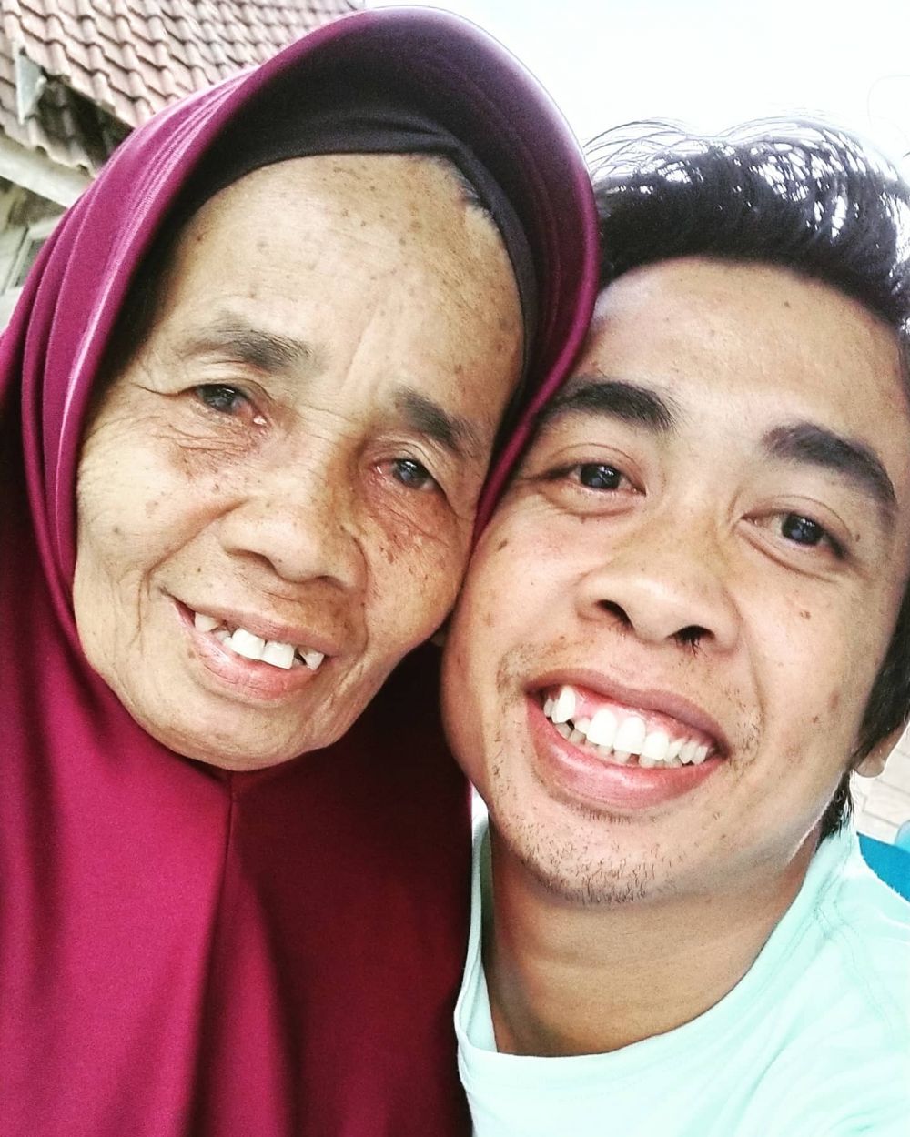 Ibunda telah berpulang, ini 11 potret kenangan Emak Ratu dan Mimi Peri, selalu hangat dan kompak