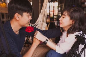 100 Kata-kata cinta lucu bikin baper sahabat terbaik 2025, bikin senyum tanpa sadar