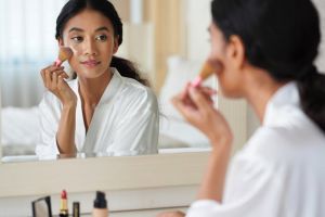 6 Rekomendasi makeup untuk kulit kusam, biar auto cerah tanpa skincare