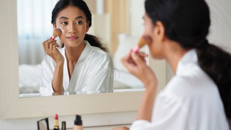 6 Rekomendasi makeup untuk kulit kusam, biar auto cerah tanpa skincare