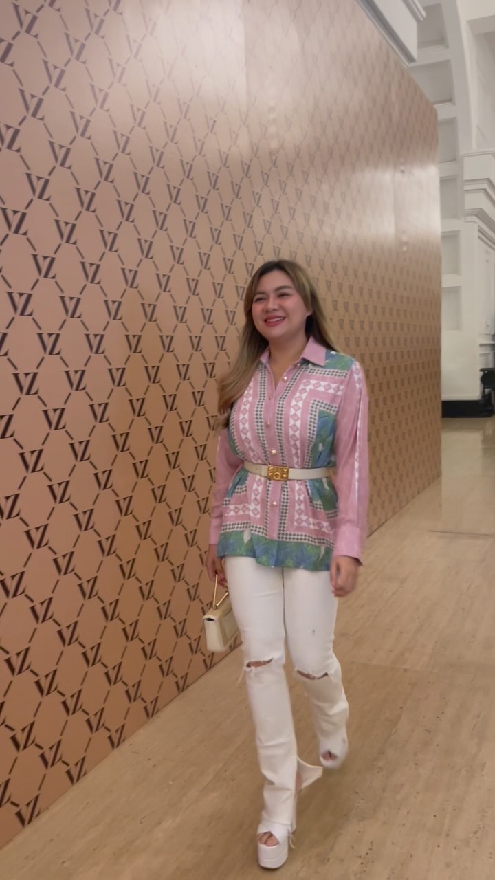 Bocah foto sama mendiang Donny Kesuma kini dipersunting bangsawan, begini 11 potret transformasinya