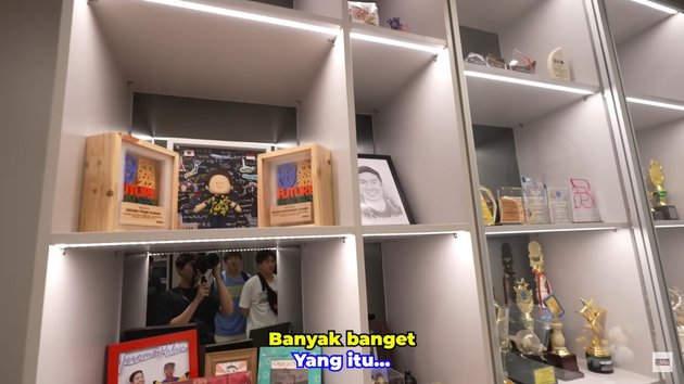 13 Potret rumah kado Jerome Polin buat mendiang ayah sebelum meninggal, mewah di kawasan elit Surabaya