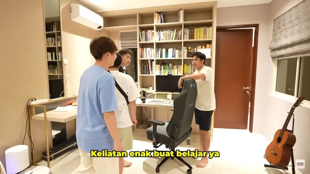 13 Potret rumah kado Jerome Polin buat mendiang ayah sebelum meninggal, mewah di kawasan elit Surabaya