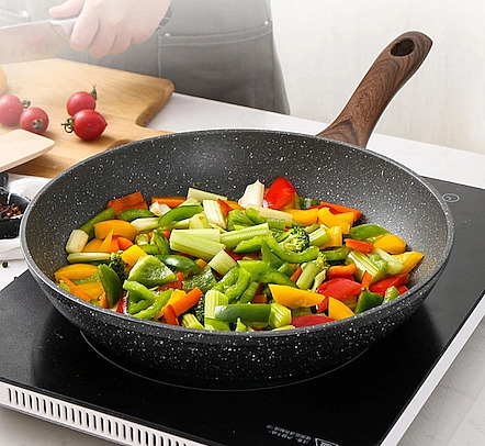 9 Rekomendasi wajan penggorengan anti lengket di bawah Rp500.000, masak jadi lebih nyaman dan praktis