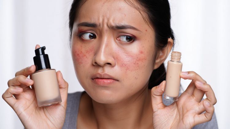 Nggak perlu takut breakout lagi, ini rekomendasi makeup yang ramah kulit sensitif