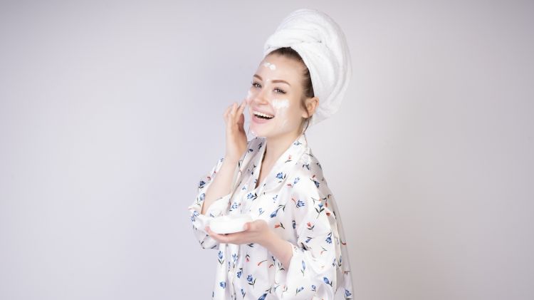 10 Rekomendasi skincare Viva untuk kulit berminyak dan berjerawat, harga di bawah Rp 100 ribu